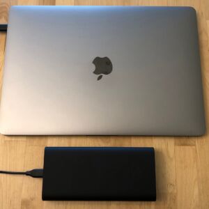 Xiaomi Mi Power Bank 3 with MacBook Pro, 13-inch Xiaomi Mi Power Bank 3 with MacBook Pro, 13-inch