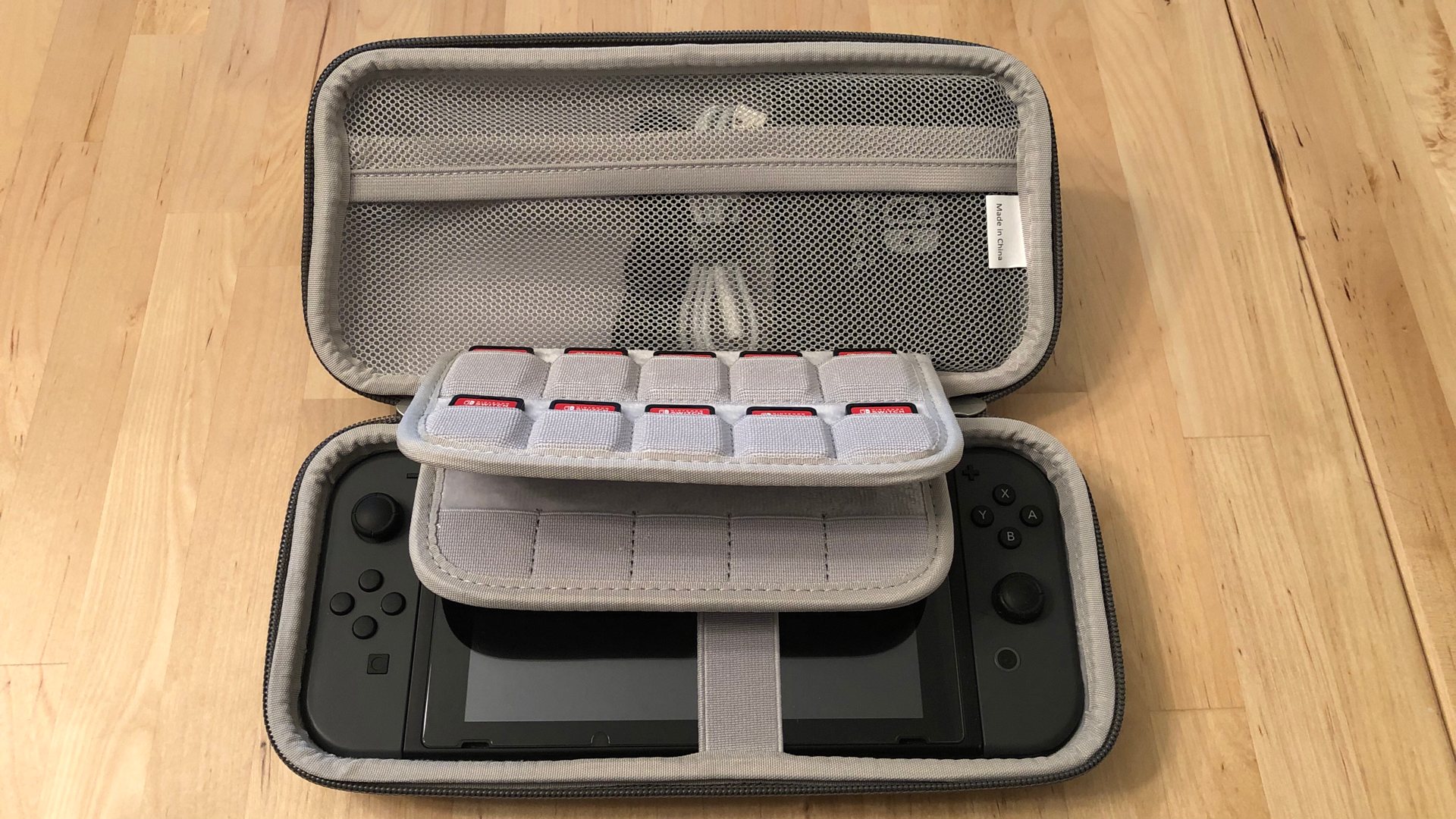 nintendo switch carrying case with charger