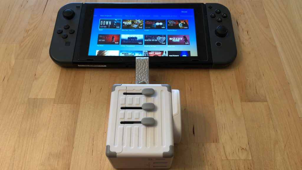 Zikko eLUGGAGE X with Nintendo Switch.