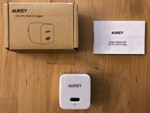 AUKEY PA-Y19 Minima 27W box and contents