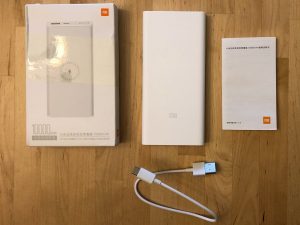 Xiaomi Mi 10000 Wireless box and contents