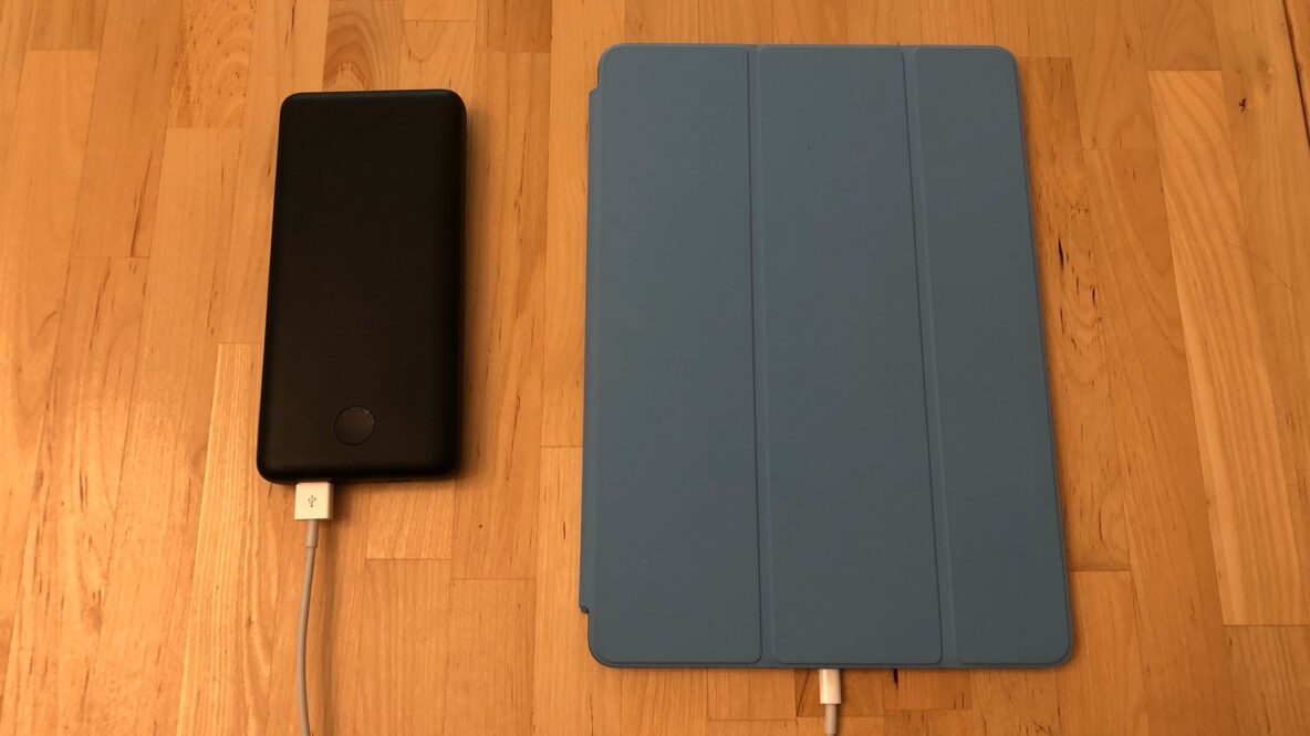 iPad Air with Anker PowerCore Essential 20000 PD