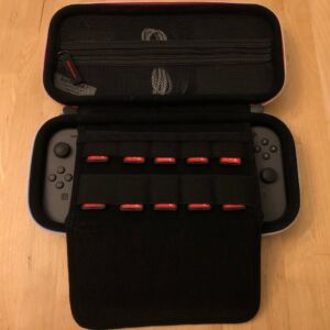 BAGSMART Nintendo Switch Case - Middle section with games BAGSMART Nintendo Switch Case - Middle section with games