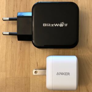 Top: BlitzWolf BW-S10 30W USB PD. Bottom: Anker PowerPort Atom PD 1. Top: BlitzWolf BW-S10 30W USB PD. Bottom: Anker PowerPort Atom PD 1.