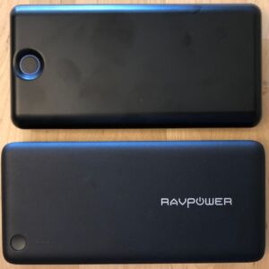 Top: Solice 20000 Type-C. Bottom: RAVPower Turbo 20100. Top: Solice 20000 Type-C. Bottom: RAVPower Turbo 20100.