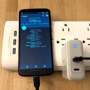 Anker PowerPort Atom PD 2 with Moto G6 Anker PowerPort Atom PD 2 with Moto G6