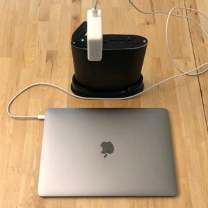 Omars 26800 Portable Energy Storage Station with MacBook Pro 13-inch Omars 26800 Portable Energy Storage Station with MacBook Pro 13-inch