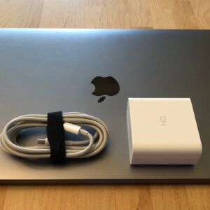 ZMI PowerPlug Turbo with MacBook Pro 13-inch ZMI PowerPlug Turbo with MacBook Pro 13-inch