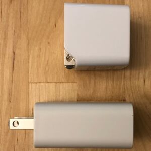 Top: AUKEY PA-Y18 18W PD. Bottom: Google 18W USB-C. Top: AUKEY PA-Y18 18W PD. Bottom: Google 18W USB-C.