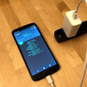 Google 18W USB-C with Moto G6 Google 18W USB-C with Moto G6