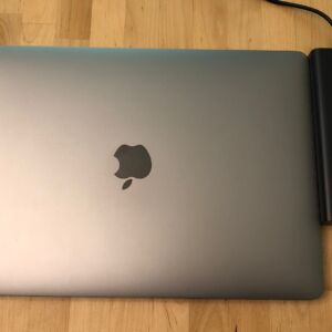 ZMI PowerPack Aura 20K USB-C with MacBook Pro 13-inch ZMI PowerPack Aura 20K USB-C with MacBook Pro 13-inch