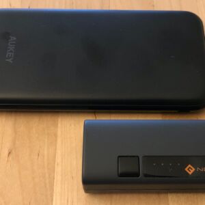 Top: AUKEY PB-Y25 Sprint Wireless. Bottom: Novoo PowerCube Mini 5000. Top: AUKEY PB-Y25 Sprint Wireless. Bottom: Novoo PowerCube Mini 5000.