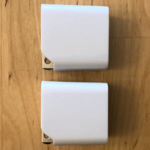 Top: AUKEY PA-Y19 Minima 27W. Bottom: AUKEY PA-Y18 18W. Top: AUKEY PA-Y19 Minima 27W. Bottom: AUKEY PA-Y18 18W.