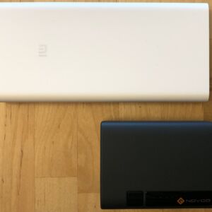 Top: Xiaomi Mi 10000 Wireless. Bottom: Novoo PowerCube Mini 10000. Top: Xiaomi Mi 10000 Wireless. Bottom: Novoo PowerCube Mini 10000.