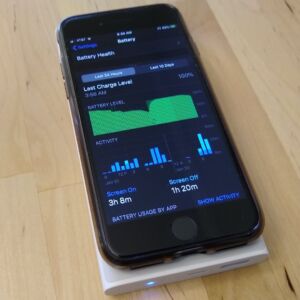 Xiaomi Mi 10000 Wireless charging an iPhone 8 Xiaomi Mi 10000 Wireless charging an iPhone 8