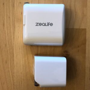 Top: ZeaLife 18W USB-C PD. Bottom: AUKEY PA-Y18 18W PD. Top: ZeaLife 18W USB-C PD. Bottom: AUKEY PA-Y18 18W PD.