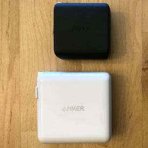 Top: AUKEY PA-B4 Omnia Duo 65W. Bottom: Anker PowerCore Atom PD 2. Top: AUKEY PA-B4 Omnia Duo 65W. Bottom: Anker PowerCore Atom PD 2.