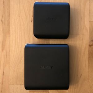 Top: AUKEY PA-B4 Omnia Duo 65W. Bottom: AUKEY PA-D5 Focus Duo 63W. Top: AUKEY PA-B4 Omnia Duo 65W. Bottom: AUKEY PA-D5 Focus Duo 63W.
