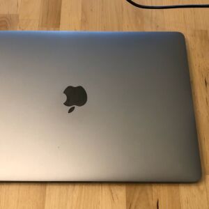 AUKEY PA-Y19 Minima 30W with MacBook Pro, 13-inch AUKEY PA-Y19 Minima 30W with MacBook Pro, 13-inch