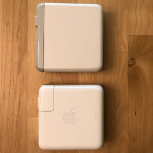 Top: YFWStory 61W USB-C PD. Bottom: Apple 61W USB-C Power Adapter. Top: YFWStory 61W USB-C PD. Bottom: Apple 61W USB-C Power Adapter.