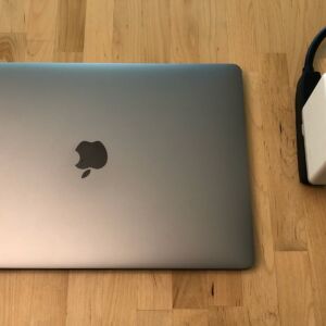 YFWStory 61W USB-C PD with MacBook Pro 13-inch YFWStory 61W USB-C PD with MacBook Pro 13-inch