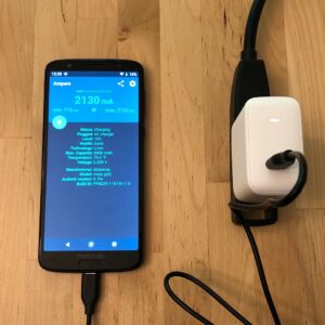 AUKEY PA-B5 Omnia 100W with Moto G6 AUKEY PA-B5 Omnia 100W with Moto G6