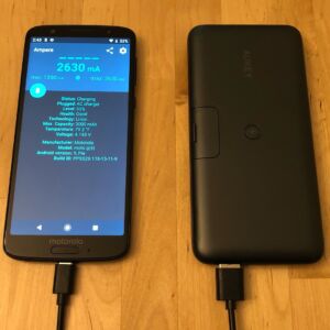 AUKEY PB-WL02 Basix Pro Wireless 10000 with Moto G6 AUKEY PB-WL02 Basix Pro Wireless 10000 with Moto G6