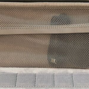 RAVPower PD Pioneer 90W 2-Port in a Switch carrying case RAVPower PD Pioneer 90W 2-Port in a Switch carrying case