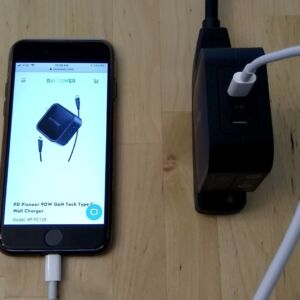 RAVPower PD Pioneer 90W 2-Port with iPhone 8 RAVPower PD Pioneer 90W 2-Port with iPhone 8