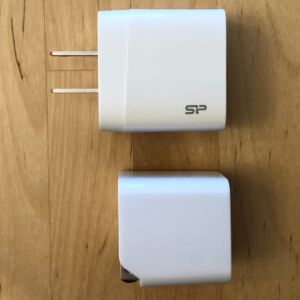 Top: Silicon Power Boost Charger QM10. Bottom: AUKEY PA-Y18 Minima 18W PD. Top: Silicon Power Boost Charger QM10. Bottom: AUKEY PA-Y18 Minima 18W PD.
