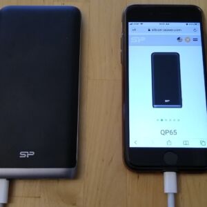 Silicon Power QP65 with iPhone 8 Silicon Power QP65 with iPhone 8